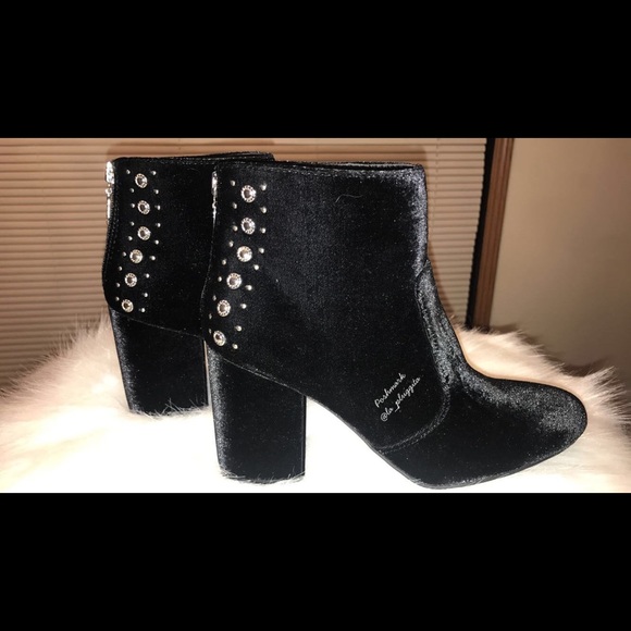 guess velvet boots